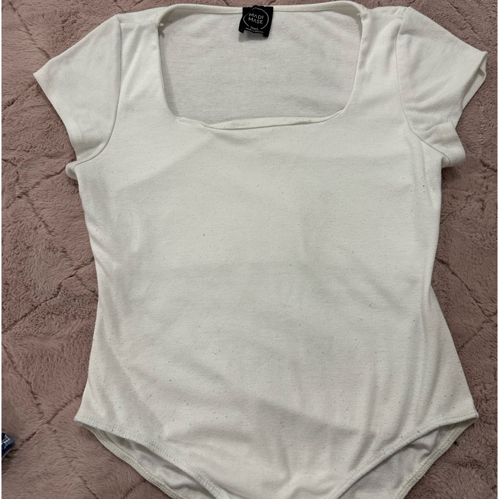 hey babes selling this cute white simple body suit